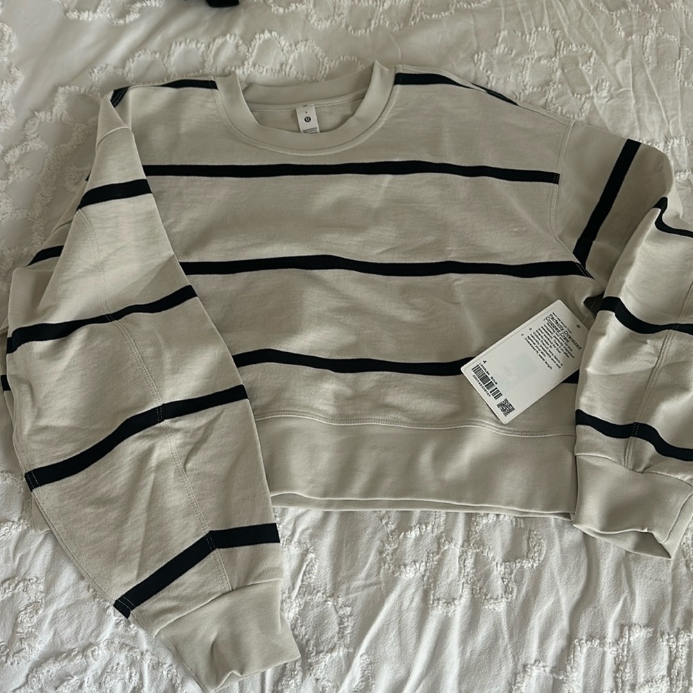 Lululemon oversized cropped crew